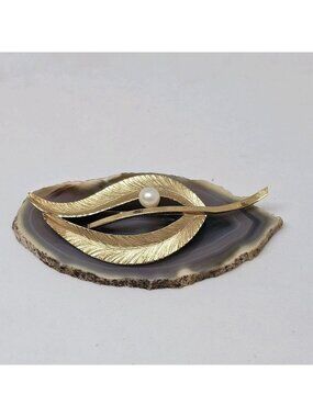 Vintage Signed Wells 12K GF Brooch Leaf Pearl Mid Century Botanical Pin
